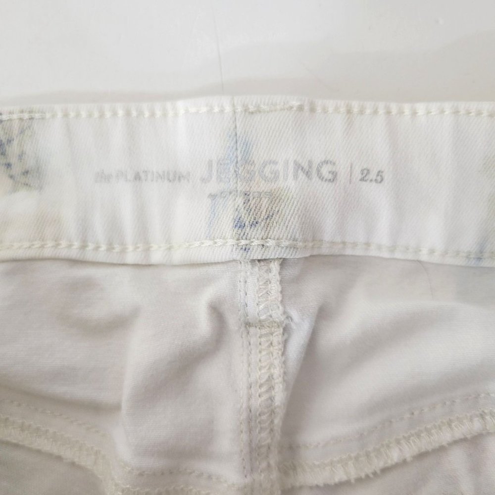 Chico's Platinum Jeggins White Jeans with Soft Faded Floral Print - Picture 5 of 6